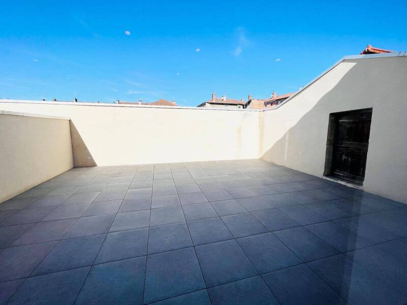 Location appartement rénové 4 pièces 95.27 m² à Saint-Laurent-sur-Saône 01750 5 - 840 €