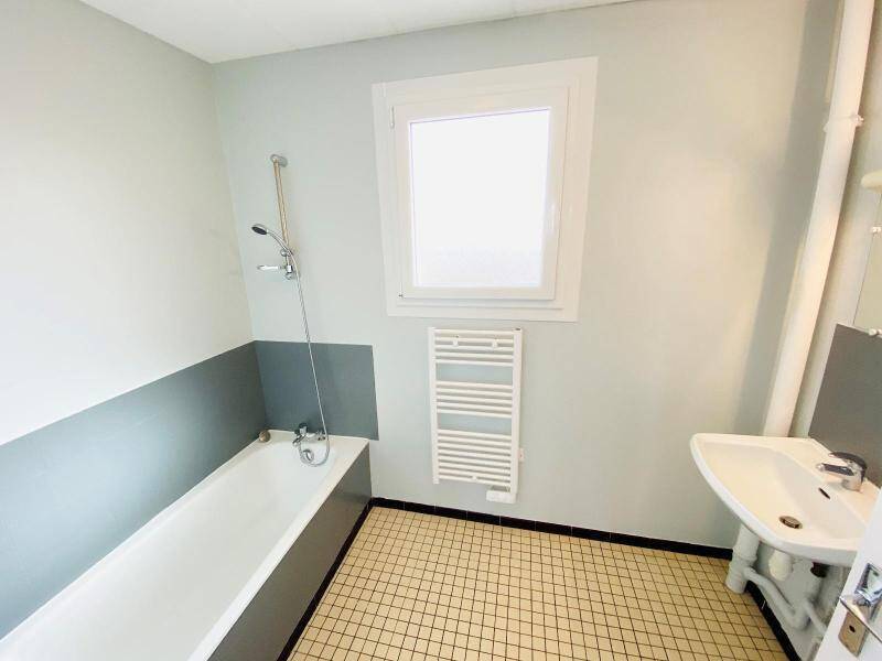 Location appartement 3 pièces 66.82 m² à Varennes-lès-Mâcon 71000 5 - 580 €