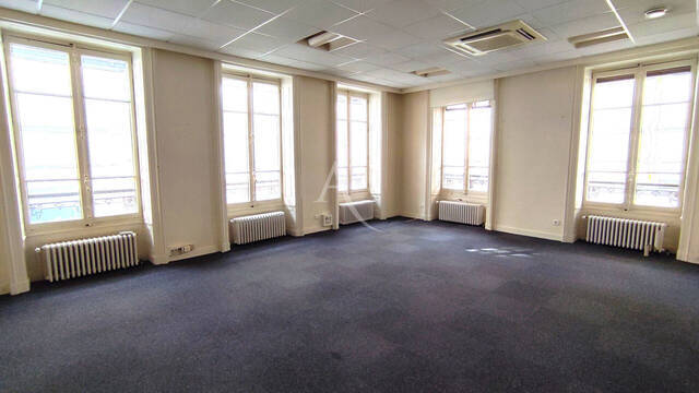 Vente Local commercial Mâcon 71000