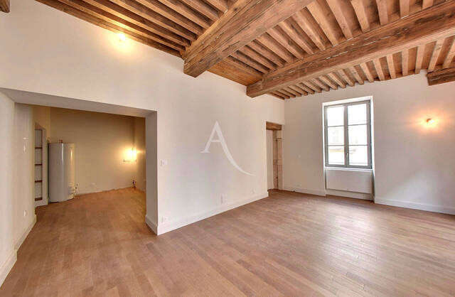 Vente Appartement 5 pièces 103.7 m² Mâcon 71000