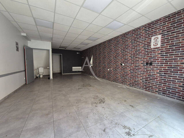 Sale Professional premises local commercial Mâcon 71000