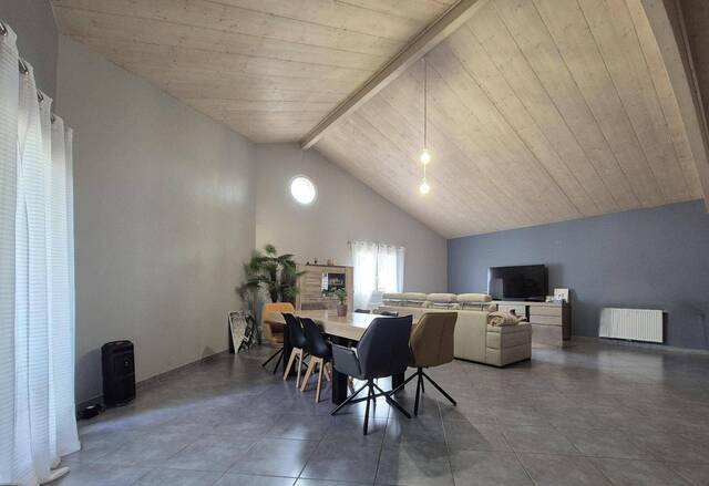 Location Maison 4 pièces 169.56 m² Cormoranche-sur-Saône 01290