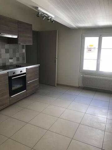 Location Appartement rénové 2 pièces 63.88 m² Cluny 71250 4