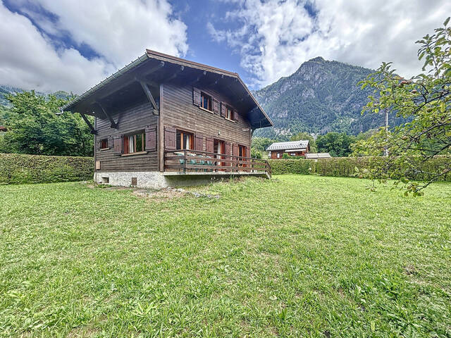 Buy Chalet 5 rooms Servoz 74310 Centre ville