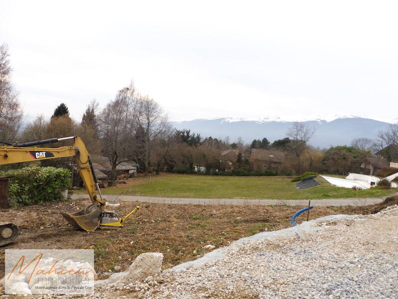 Sold Land Grilly 01220