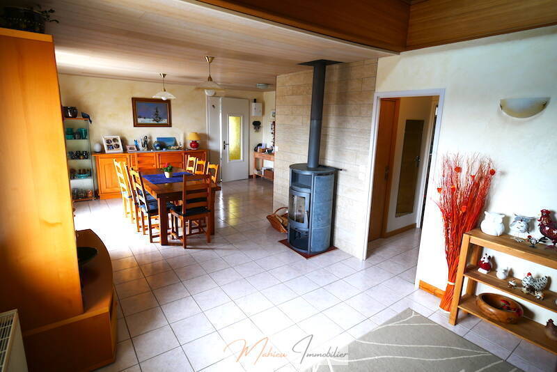 Sold Individual house 5 rooms 134 m² Cessy 01170