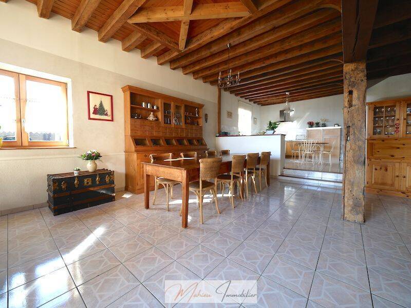 Vendu Maison individuelle 5 pièces 189 m² Gex 01170