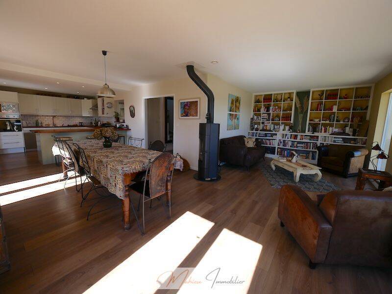 Vendu Maison individuelle 6 pièces 180 m² Échenevex 01170