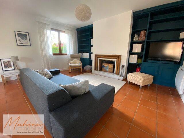 Vendu Maison individuelle 6 pièces 154 m² Ornex 01210