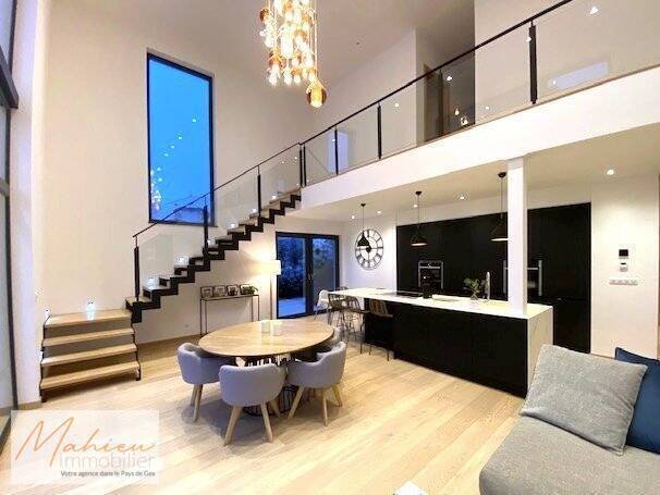 Vendu Maison individuelle 5 pièces 147 m² Prévessin-Moëns 01280