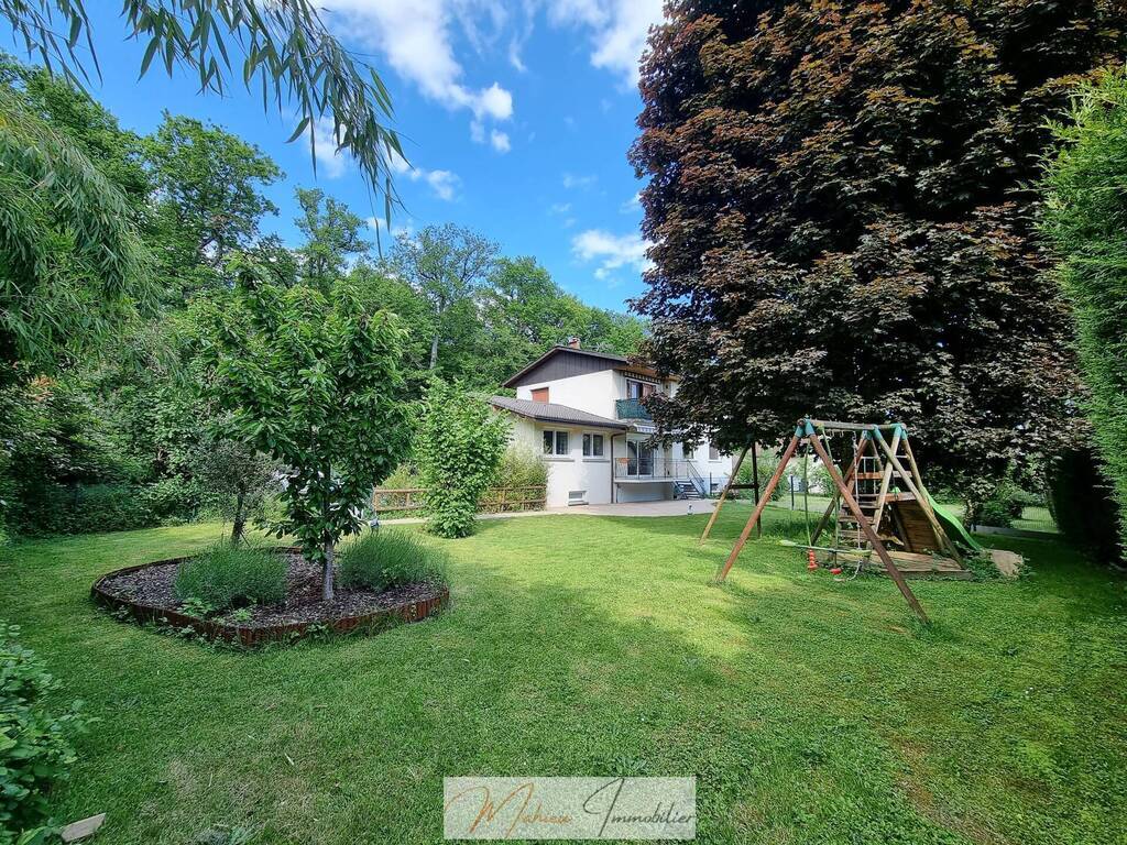 Sold Apartment t5 118 m² Prévessin-Moëns 01280