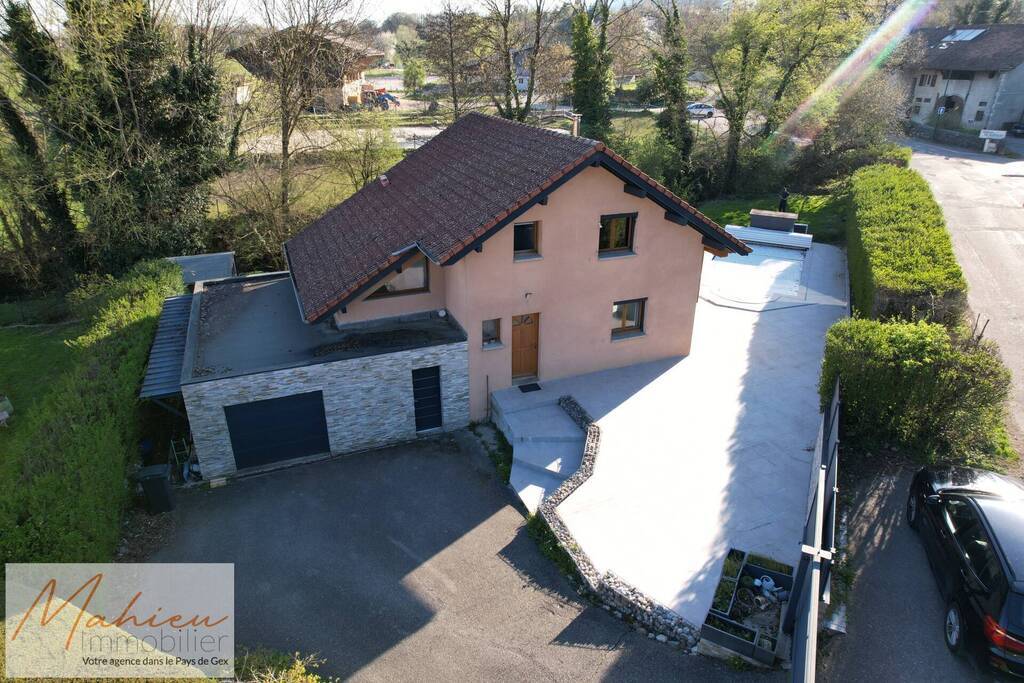 Buy Individual house 5 rooms 141 m² Échenevex 01170