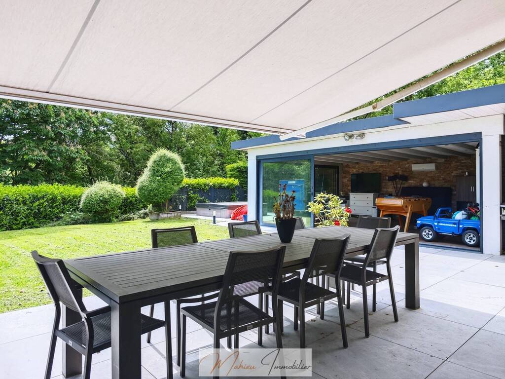 Vente Maison individuelle 6 pièces 210 m² Cessy 01170