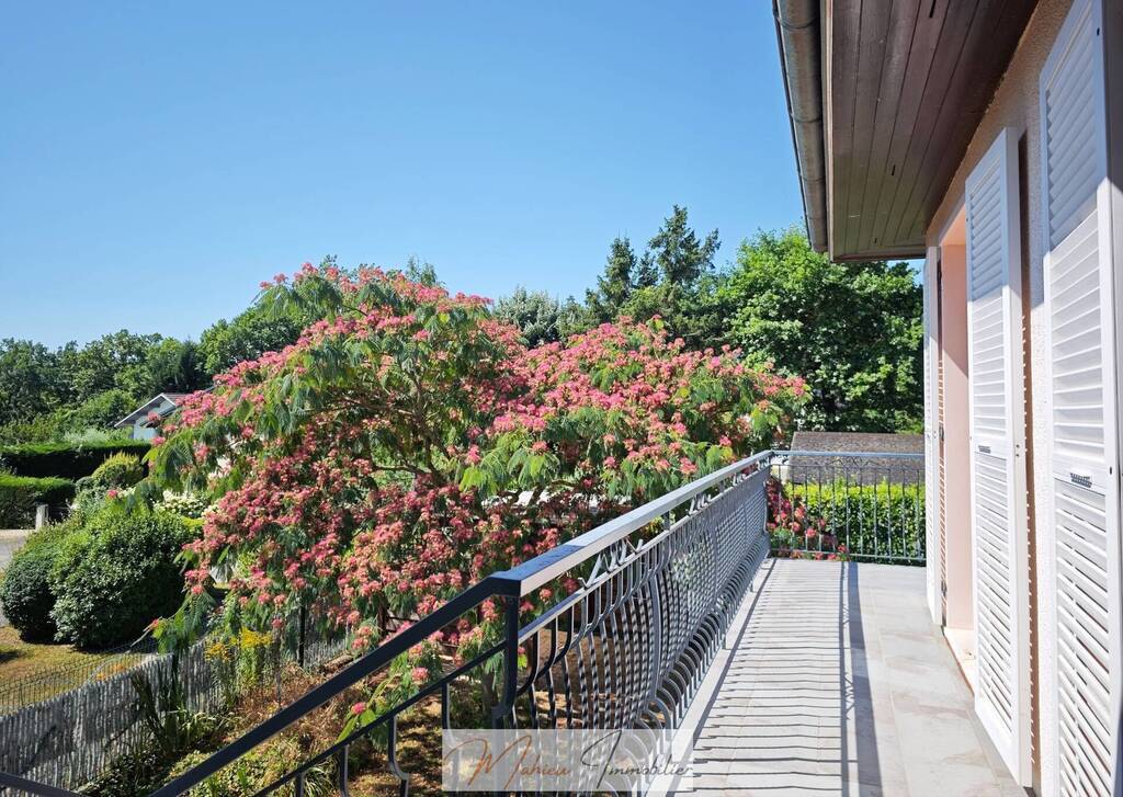 Vente Maison individuelle 8 pièces 222 m² Ornex 01210