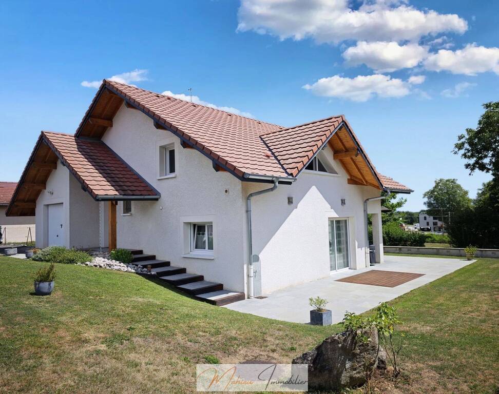 Buy Individual house 5 rooms 140 m² Saint-Genis-Pouilly 01630