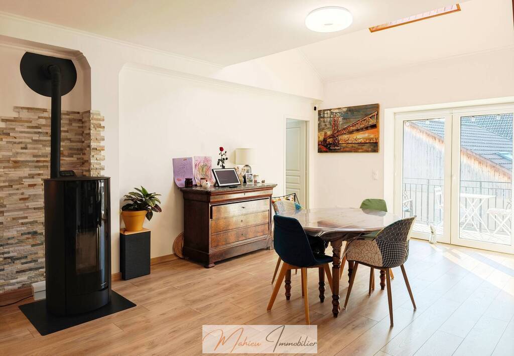 Vente Appartement duplex 5 pièces 144 m² Gex 01170