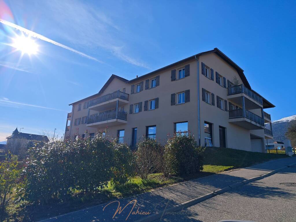 Vente Appartement t4 89 m² Chevry 01170
