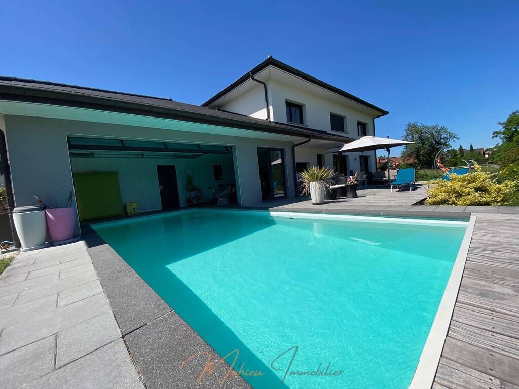 Vente Maison individuelle 6 pièces 198 m² Saint-Genis-Pouilly 01630