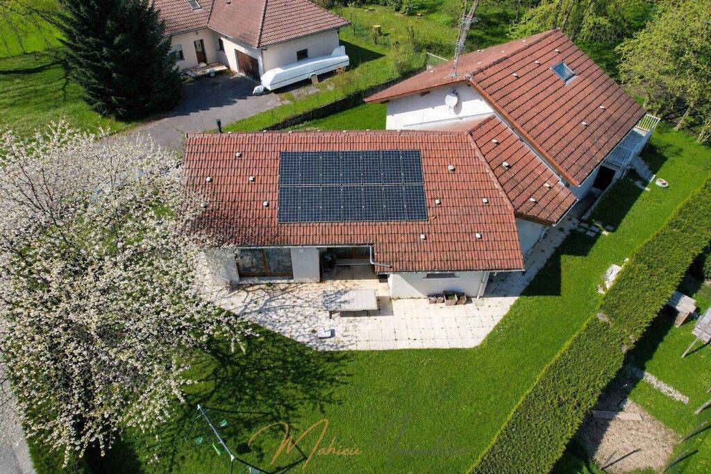 Vente Maison 6 pièces 139 m² Saint-Genis-Pouilly 01630