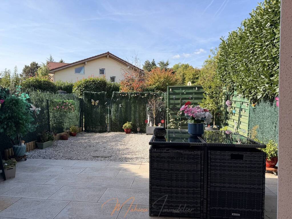 Buy Apartment duplex 3 rooms 63 m² Gex 01170