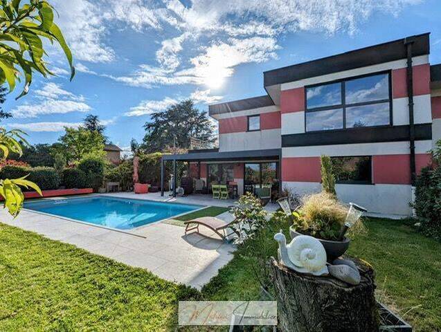 Buy Individual house 6 rooms 197 m² Prévessin-Moëns 01280