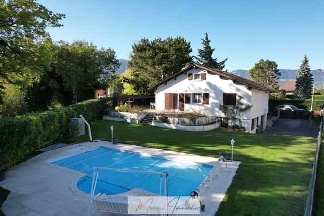 Buy Individual house 7 rooms 240 m² Ségny 01170