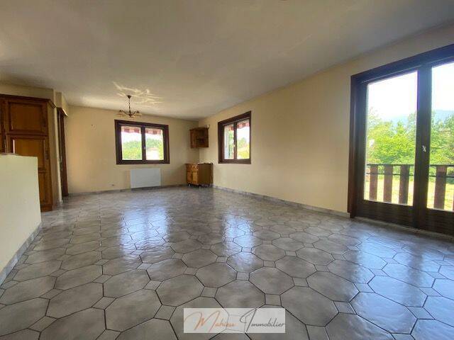 Vente Maison individuelle 8 pièces 200 m² Saint-Genis-Pouilly 01630