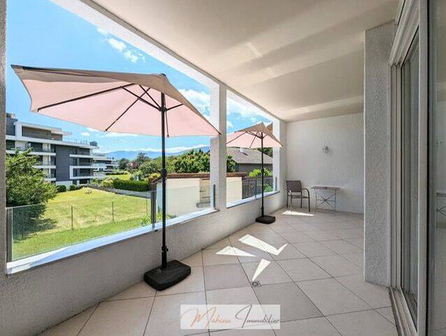 Buy Apartment loft 5 rooms 162 m² Thoiry 01710
