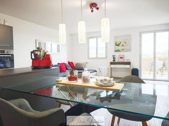 Vente Appartement t4 87 m² Chevry 01170