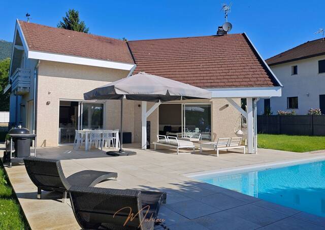 Vente Maison individuelle 8 pièces 191 m² Échenevex 01170