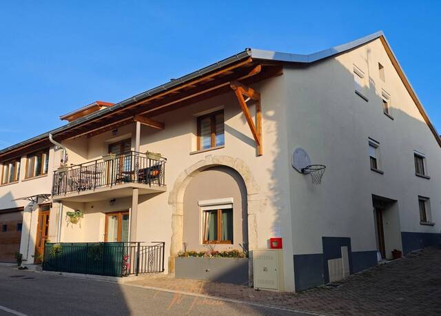 Vente Appartement duplex 5 pièces 144 m² Gex 01170