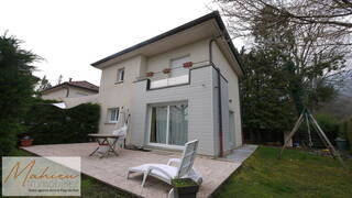 Vendu Maison 4 pièces 95 m² Thoiry 01710