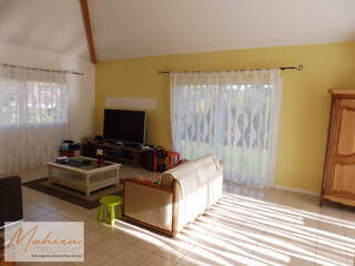 Sold Individual house 6 rooms 186 m² Cessy 01170