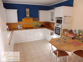 Sold Individual house 6 rooms 186 m² Cessy 01170