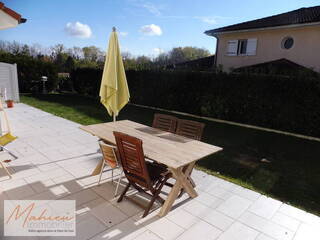 Sold Individual house 6 rooms 186 m² Cessy 01170