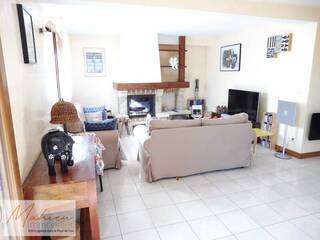 Sold Individual house 5 rooms 151.34 m² Thoiry 01710
