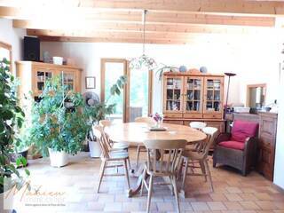 Vendu Maison individuelle 7 pièces 220 m² Cessy 01170