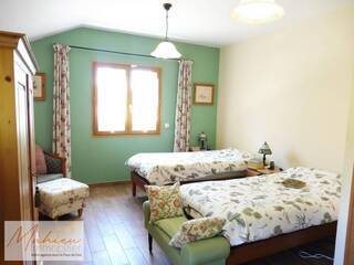 Vendu Maison individuelle 7 pièces 220 m² Cessy 01170