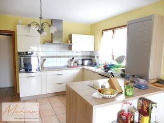 Vendu Maison individuelle 5 pièces 138 m² Cessy 01170