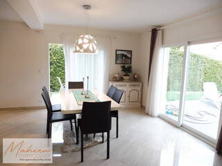 Vendu Maison individuelle 6 pièces 186 m² Versonnex 01210