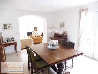 Vendu Maison individuelle 7 pièces 230 m² Cessy 01170