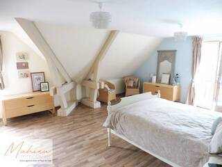 Vendu Maison individuelle 7 pièces 230 m² Cessy 01170