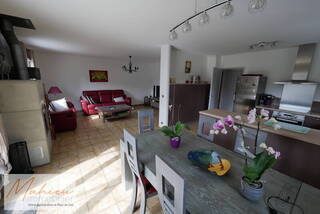 Vendu Maison individuelle 5 pièces 145 m² Saint-Genis-Pouilly 01630