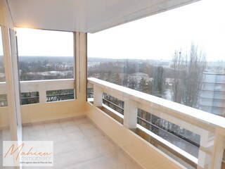 Vendu Appartement 1 pièce 40.7 m² Saint-Genis-Pouilly 01630