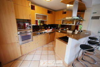 Vendu Maison mitoyenne 6 pièces 131 m² Saint-Genis-Pouilly 01630