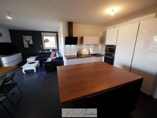 Vendu Appartement 4 pièces 85 m² Ornex 01210