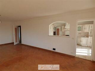 Vendu Maison individuelle 6 pièces 180 m² Gex 01170