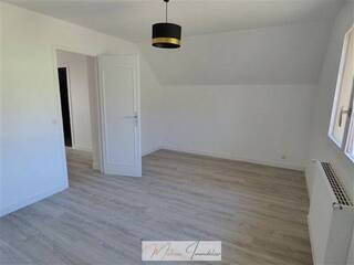 Vendu Maison individuelle 6 pièces 180 m² Gex 01170