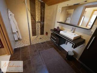 Sold Individual house 6 rooms 174 m² Péron 01630
