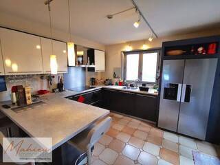 Sold Individual house 5 rooms 180 m² Ornex 01210